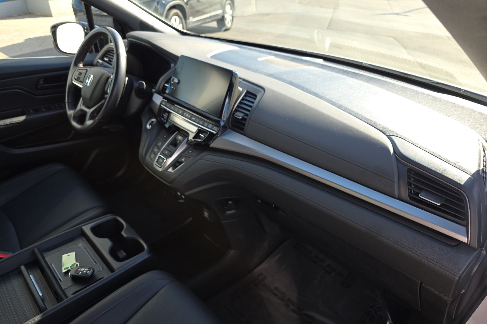 Used 2025 Platinum White Pearl Honda Sport-L image 17