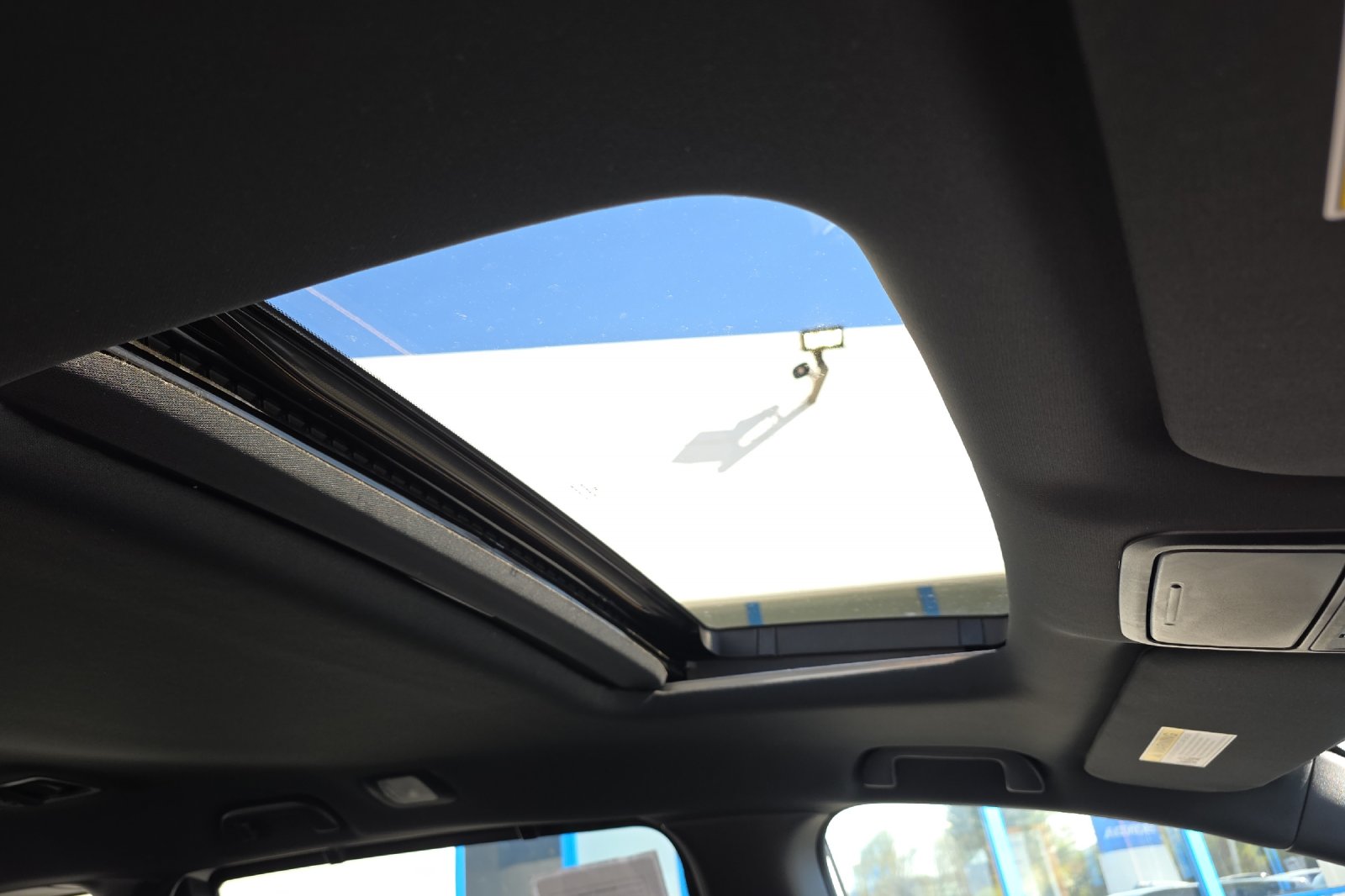 Used 2025 Platinum White Pearl Honda Sport-L image 18