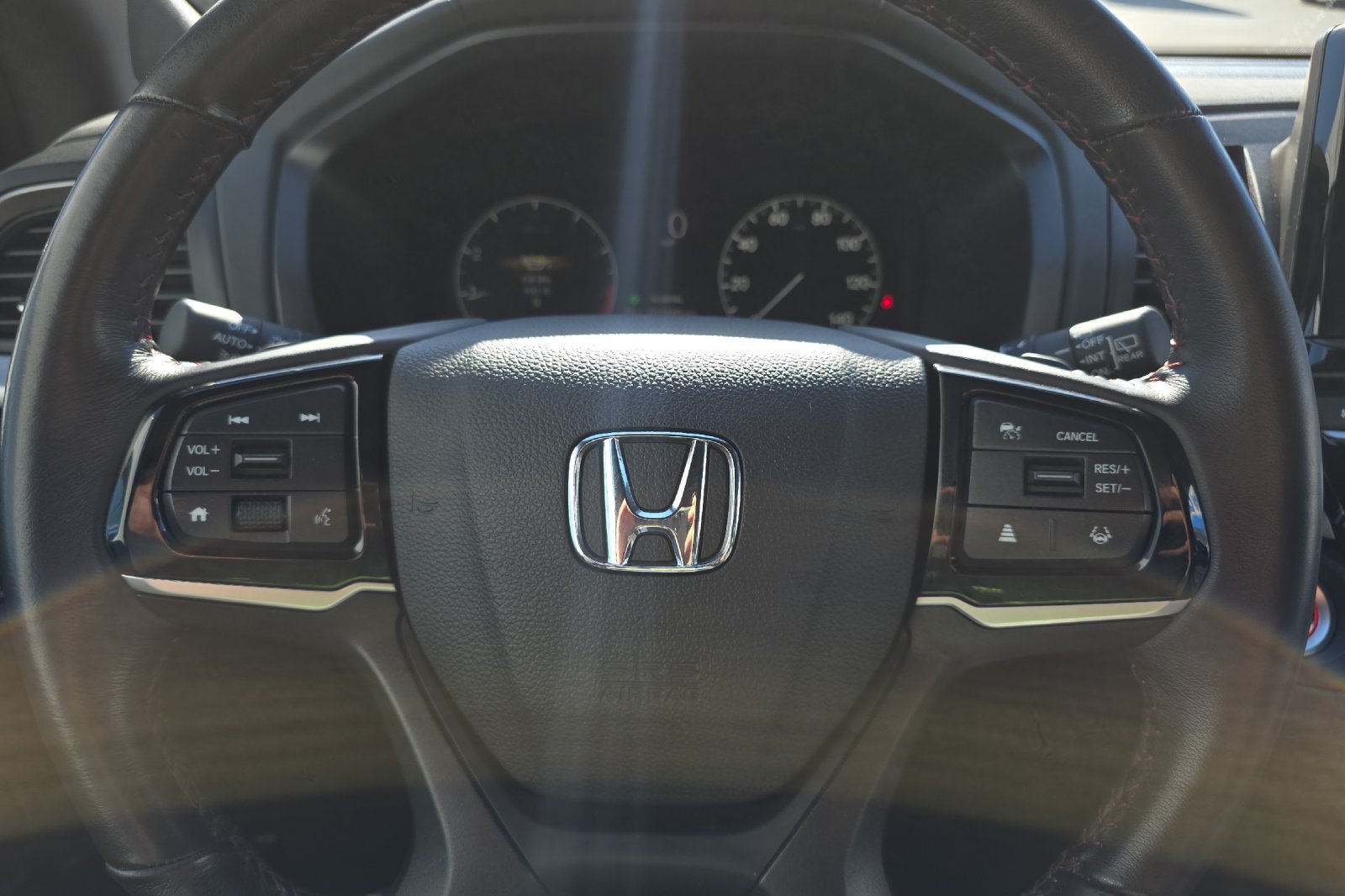 Used 2025 Platinum White Pearl Honda Sport-L image 25