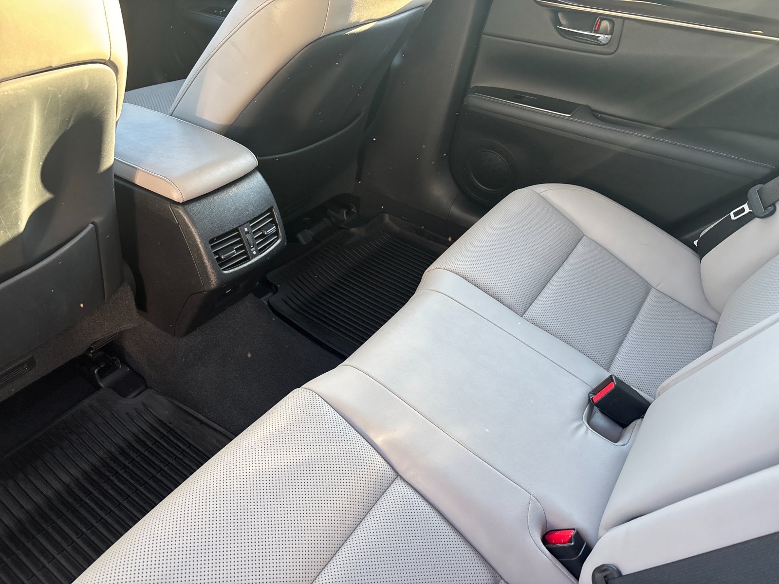 Used 2018 White Pearl Lexus 350 image 13