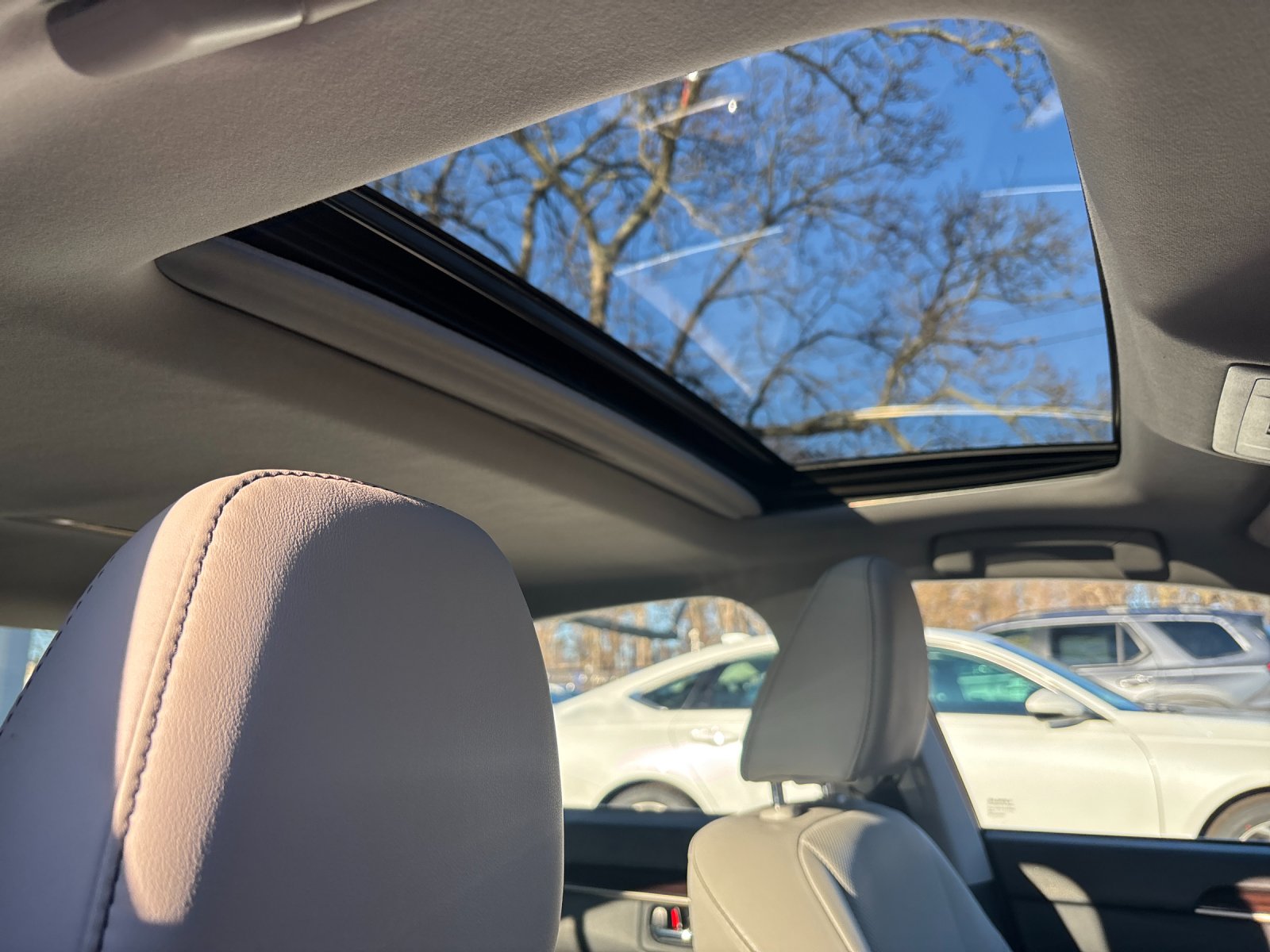 Used 2018 White Pearl Lexus 350 image 17