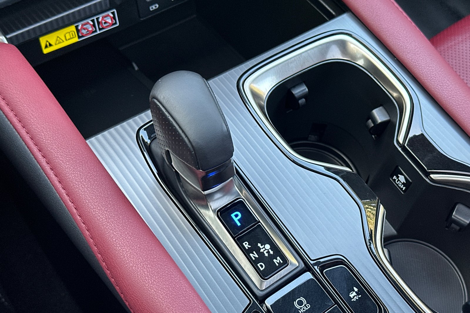 2023 Lexus RX Hybrid 500h - Photo 21