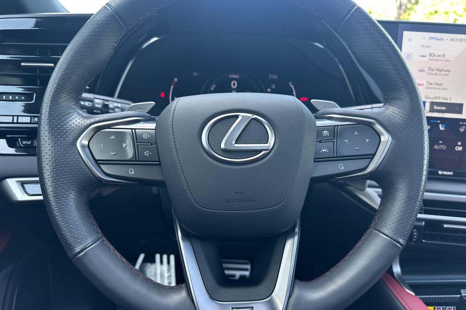 2023 Lexus RX Hybrid 500h - Photo 23