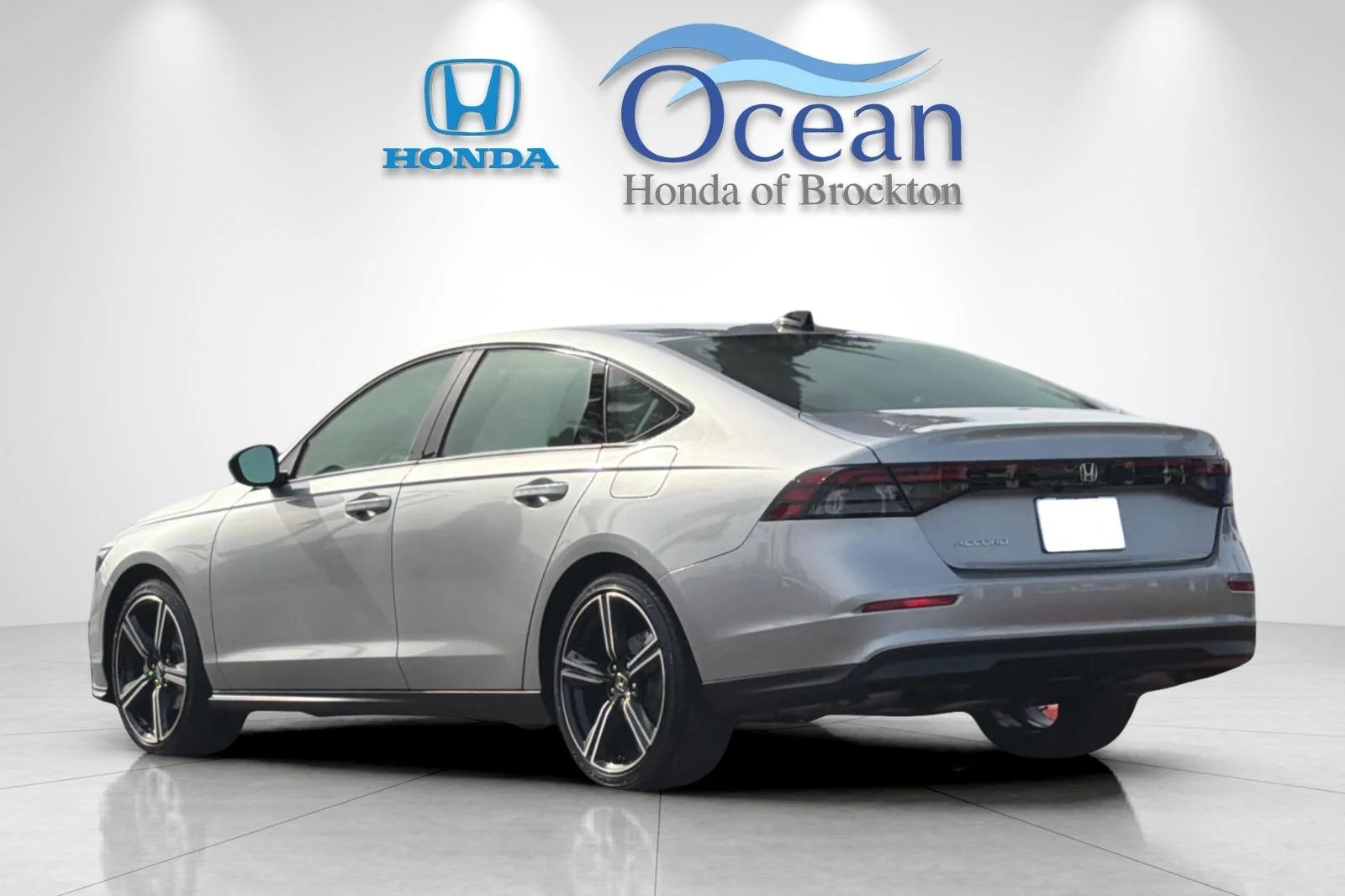 New 2026 Platinum White Pearl Honda SE image 3