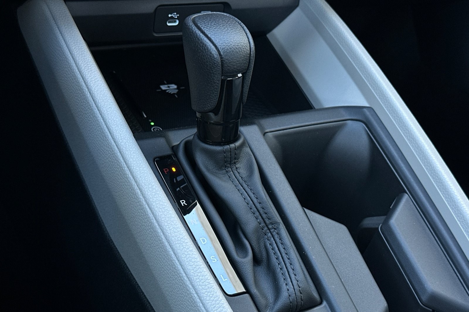 New 2026 Platinum White Pearl Honda SE image 21