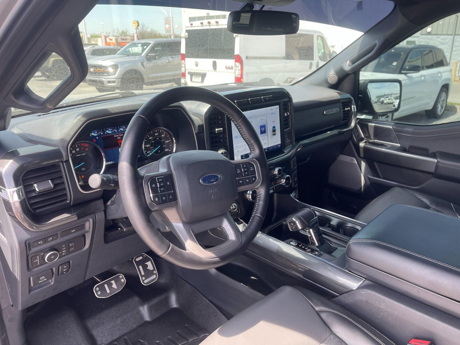 Used 2022 Silver Ford XLT image 11