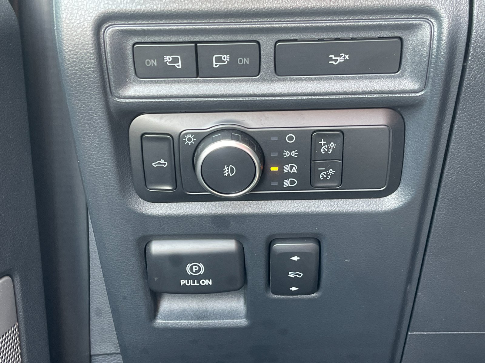 Used 2022 Silver Ford XLT image 26