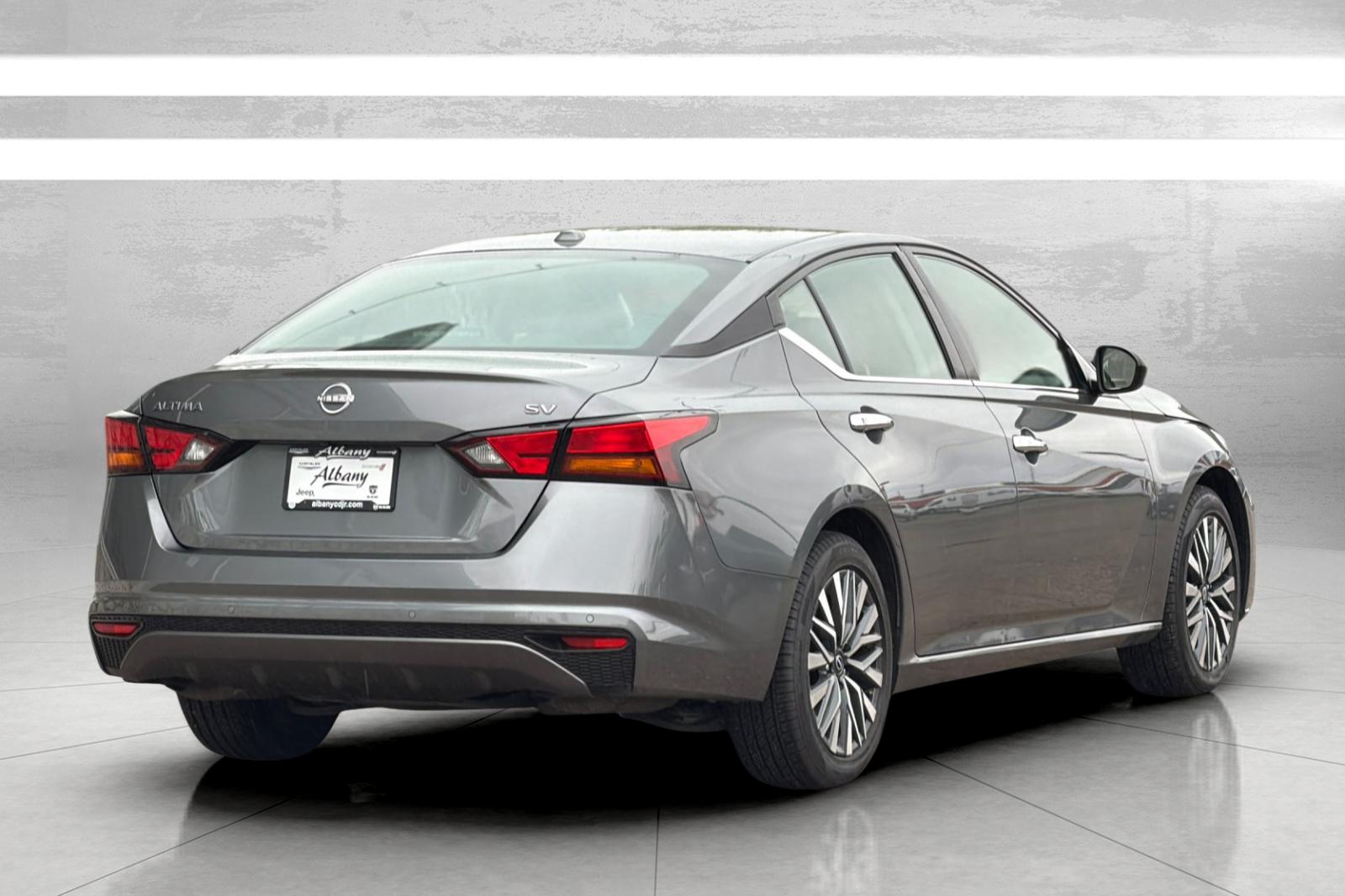 Used 2024 Gray Nissan 2.5 SV image 5