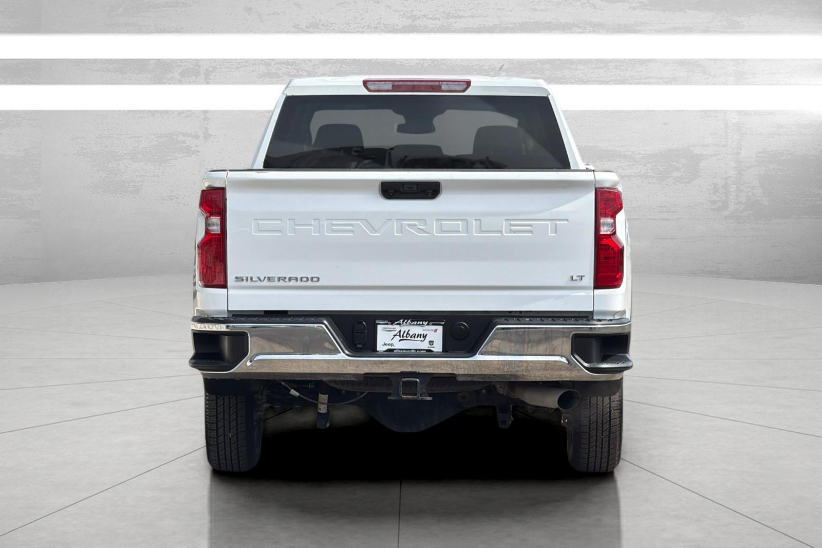 Used 2025 White Chevrolet LT image 6