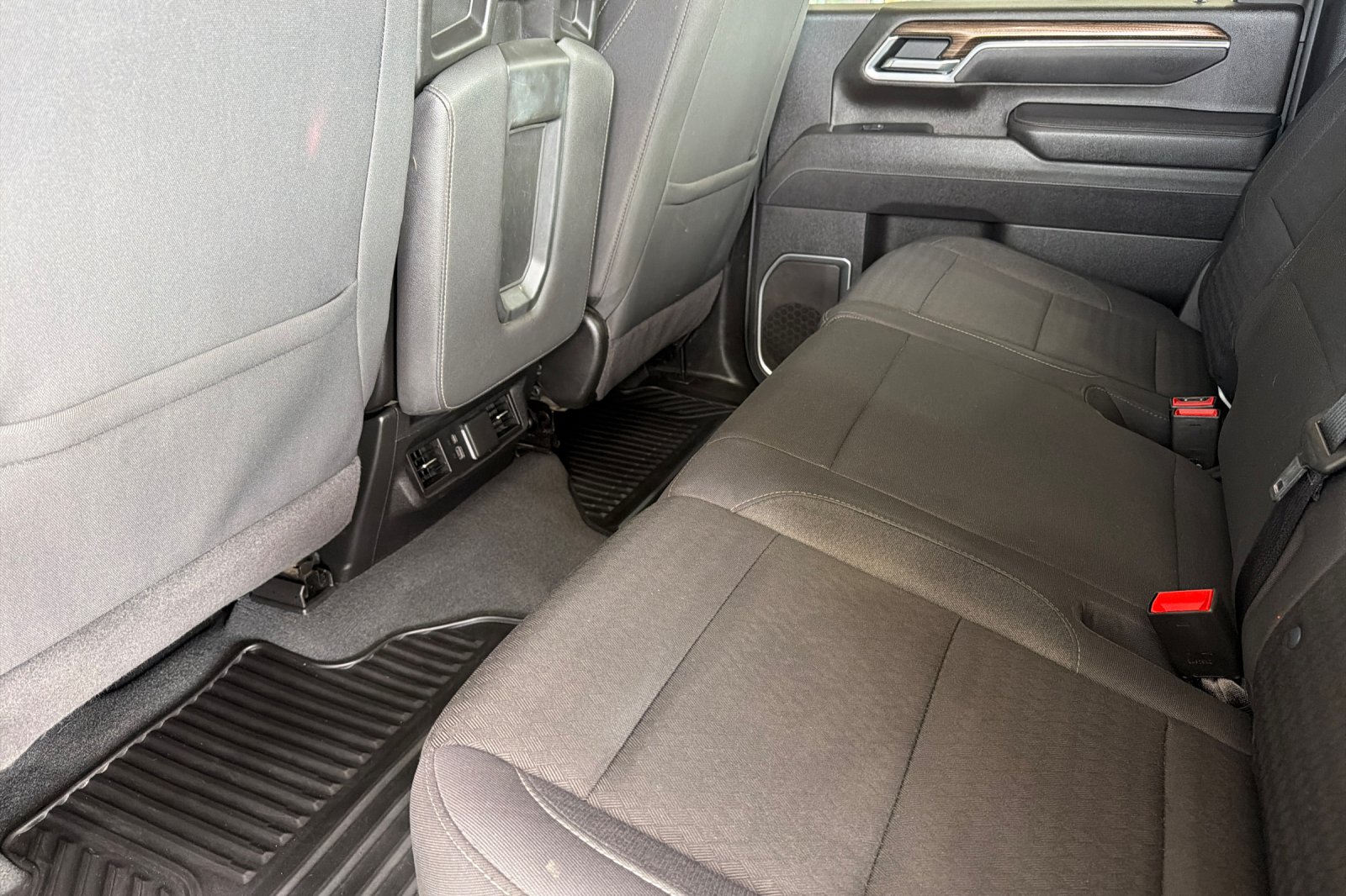 Used 2025 White Chevrolet LT image 10