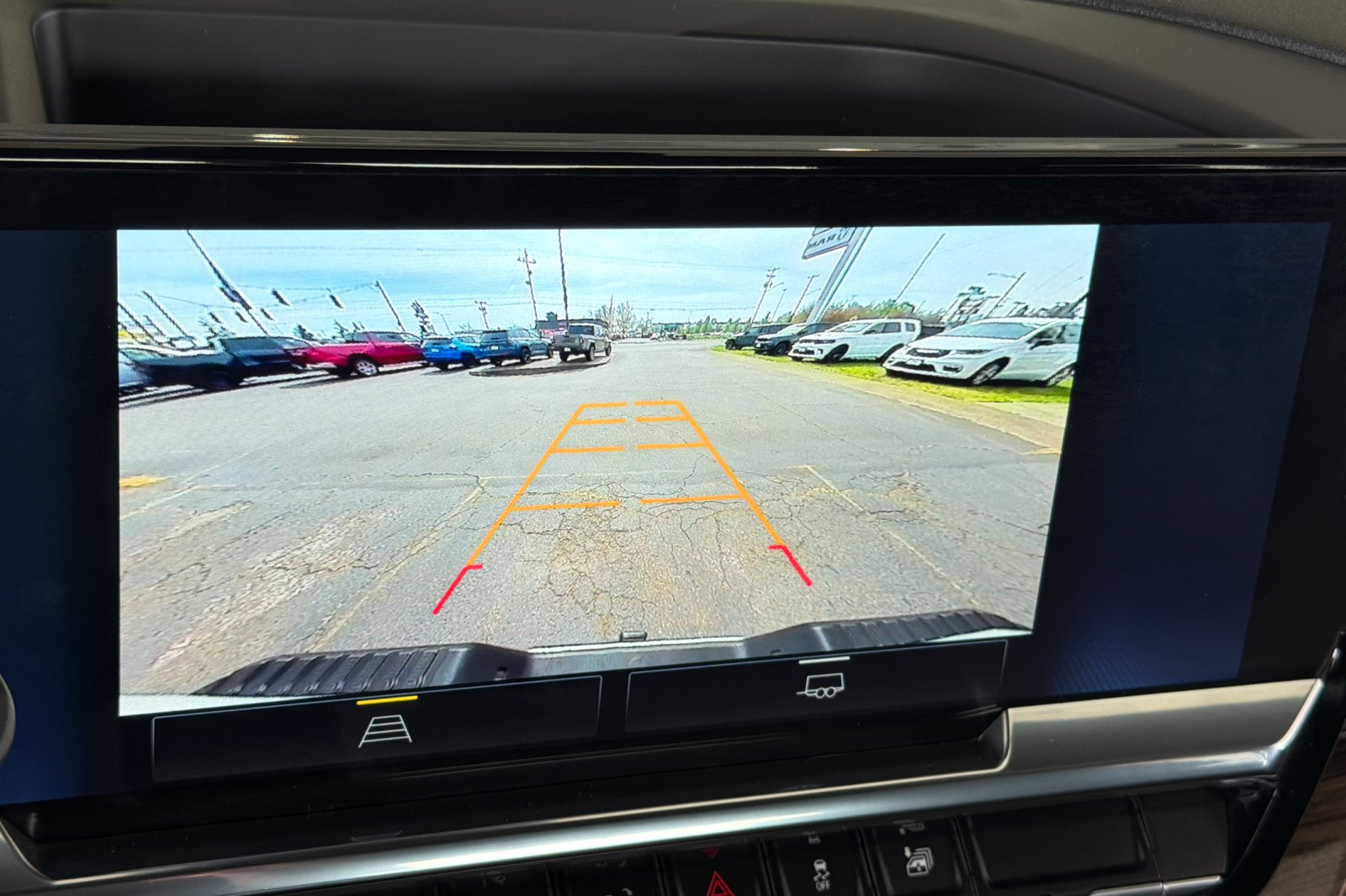 Used 2025 White Chevrolet LT image 17
