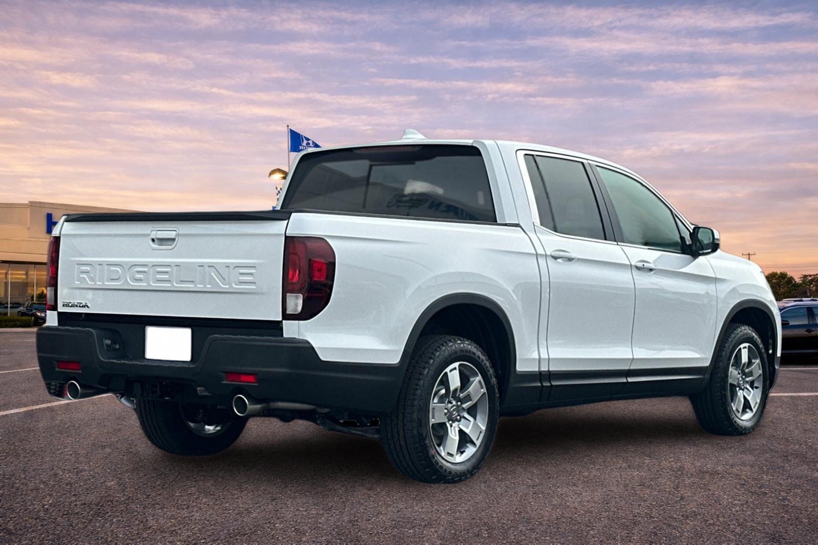 New 2026 Platinum White Pearl Honda RTL image 4