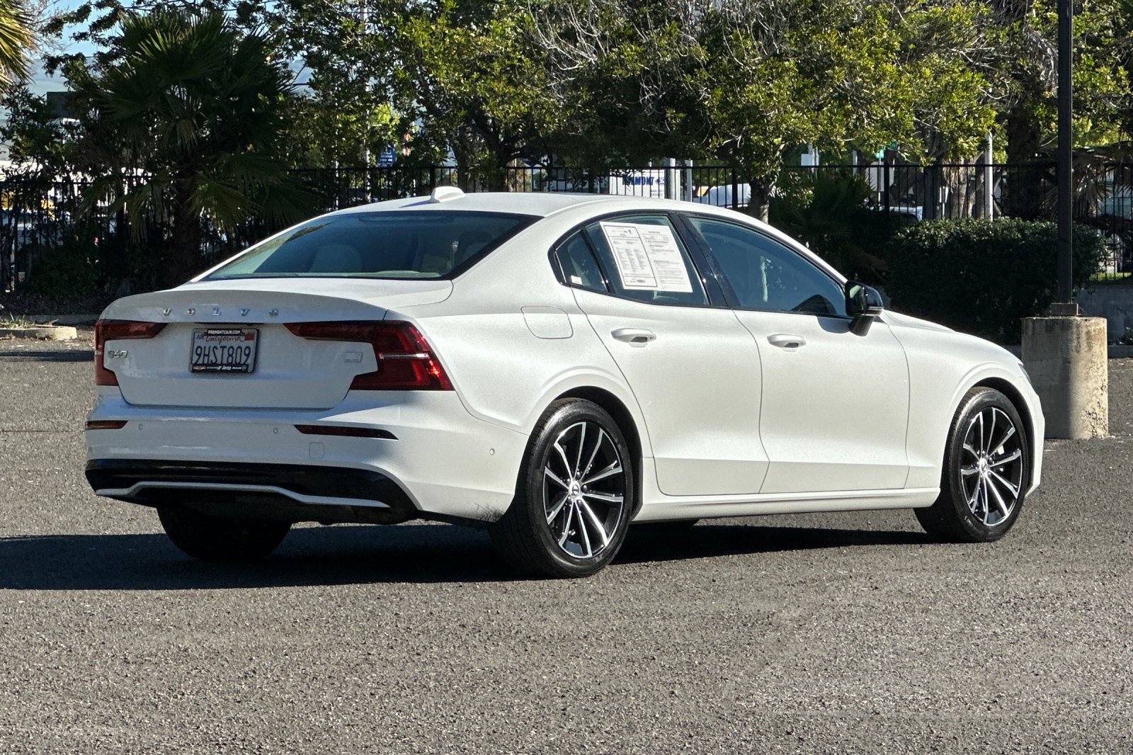 Pre-Owned 2023 Volvo S60 Recharge Plug-In Hybrid T8 Plus Dark