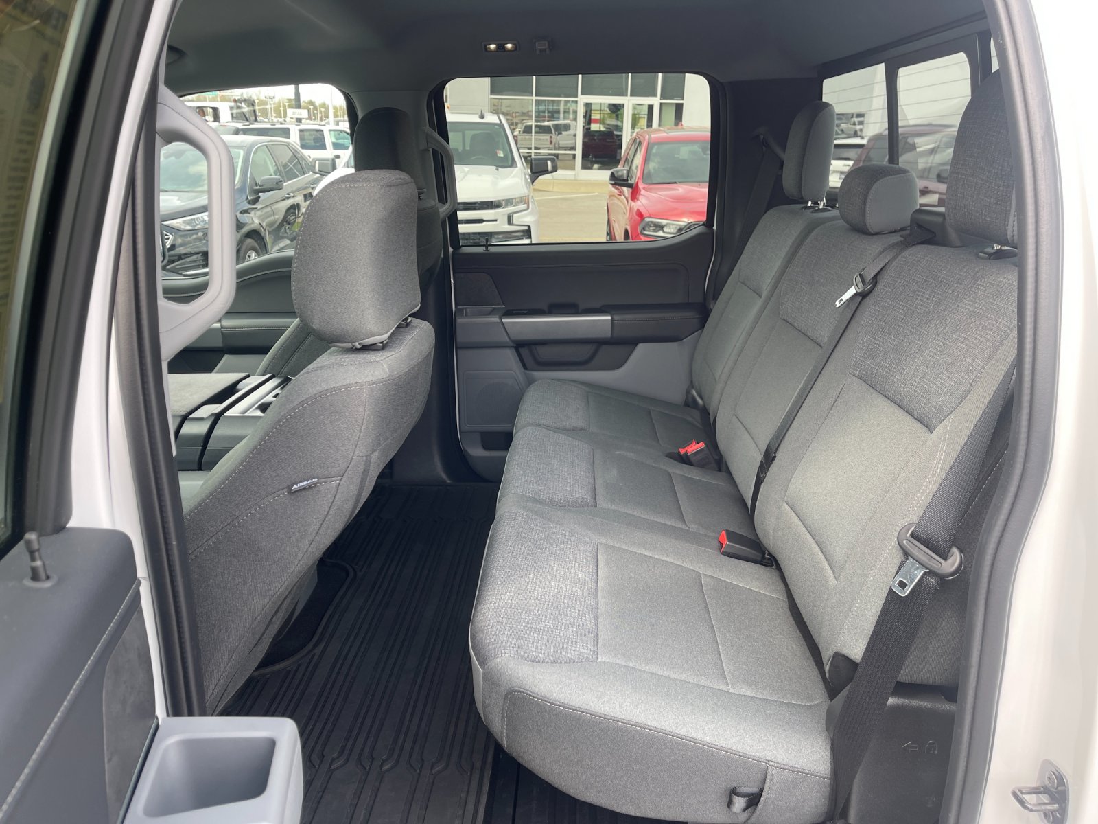 Used 2024 Oxford White Ford XLT image 14