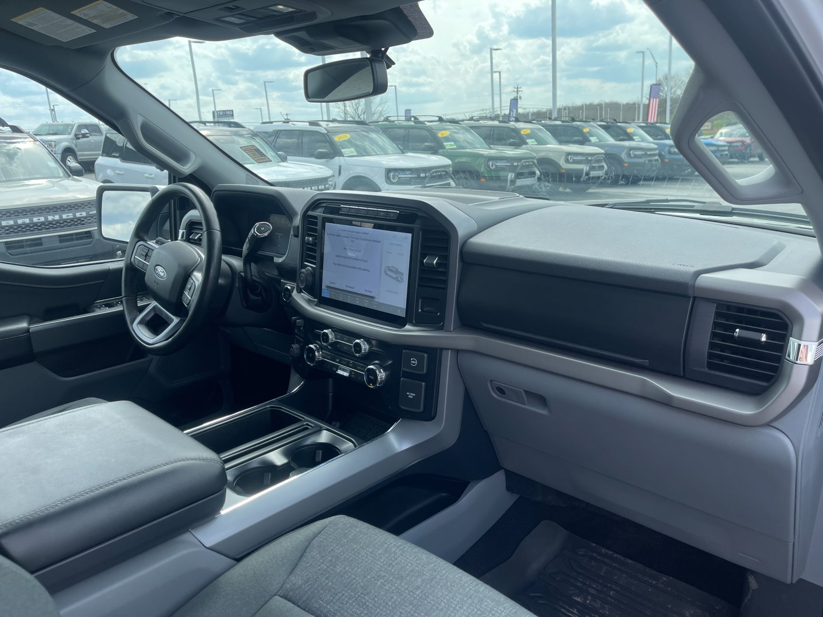 Used 2024 Oxford White Ford XLT image 17
