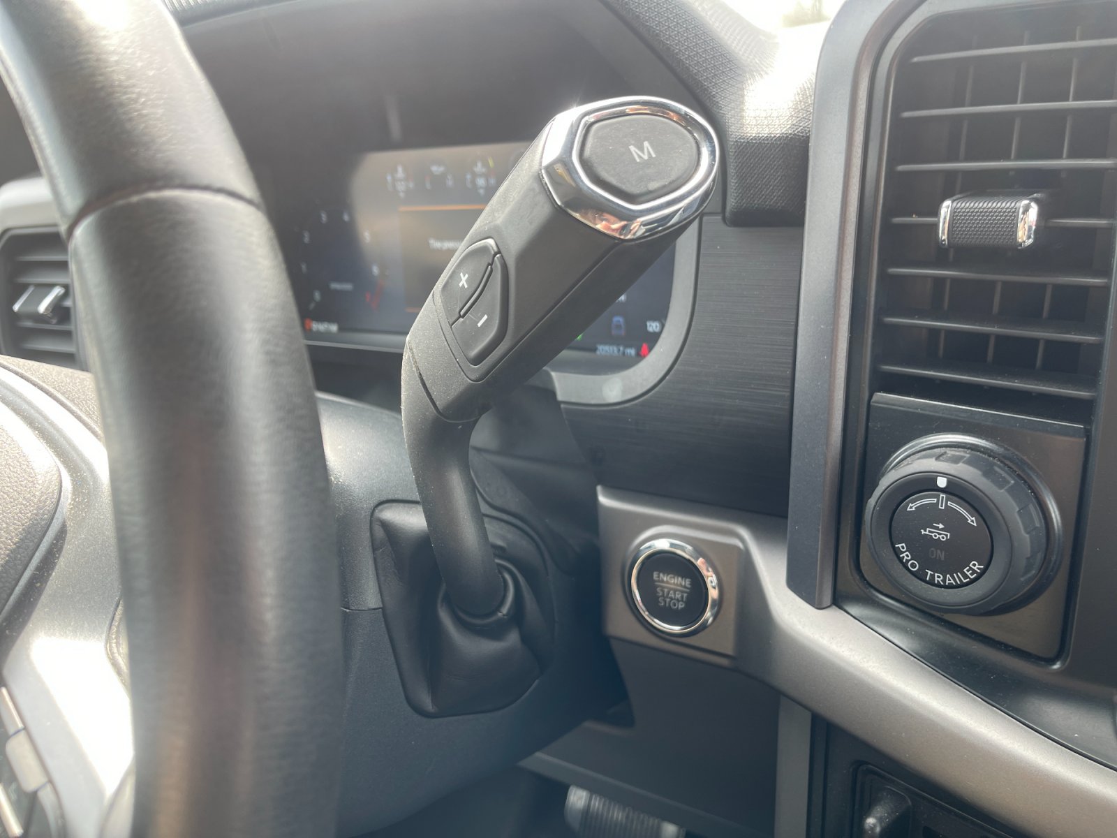 Used 2024 Oxford White Ford XLT image 23