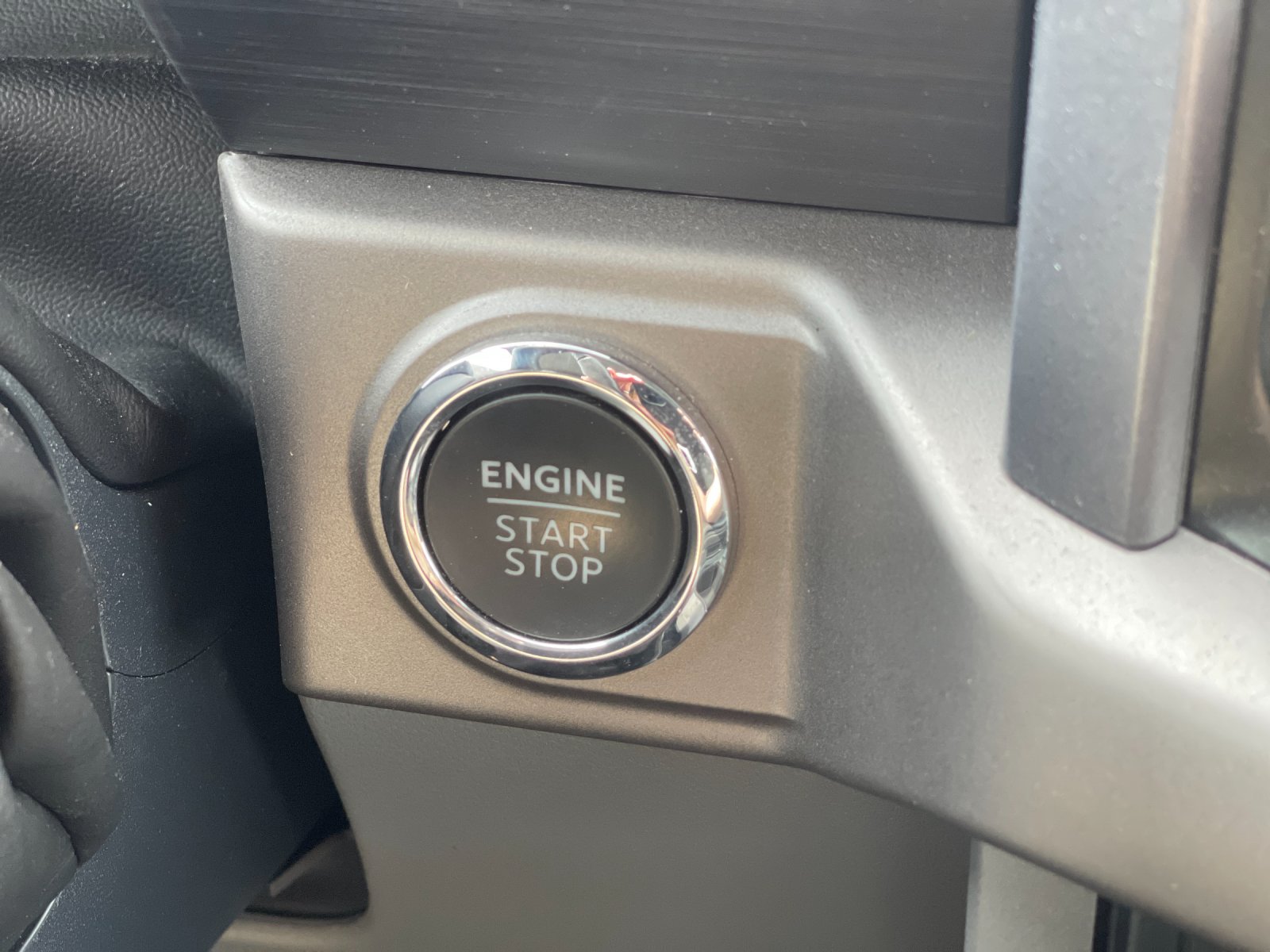 Used 2024 Oxford White Ford XLT image 24