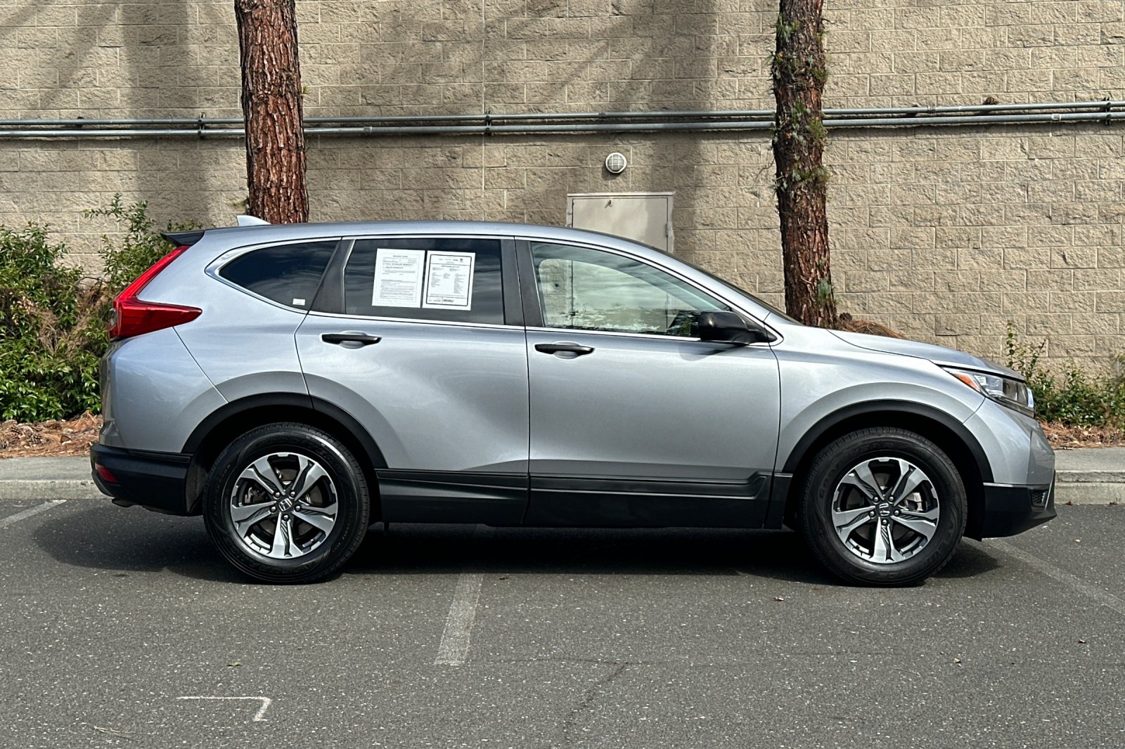 Used 2018  Honda LX image 2