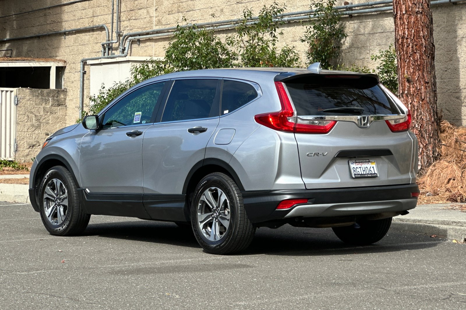 Used 2018  Honda LX image 5