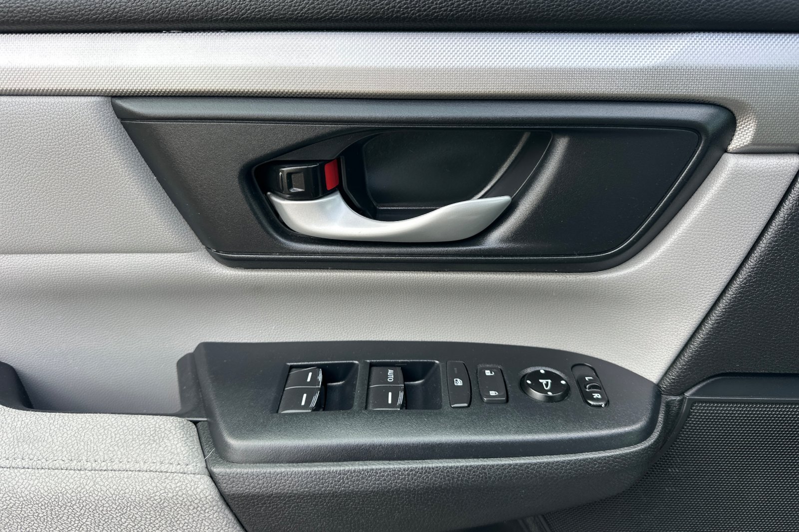 Used 2018  Honda LX image 10
