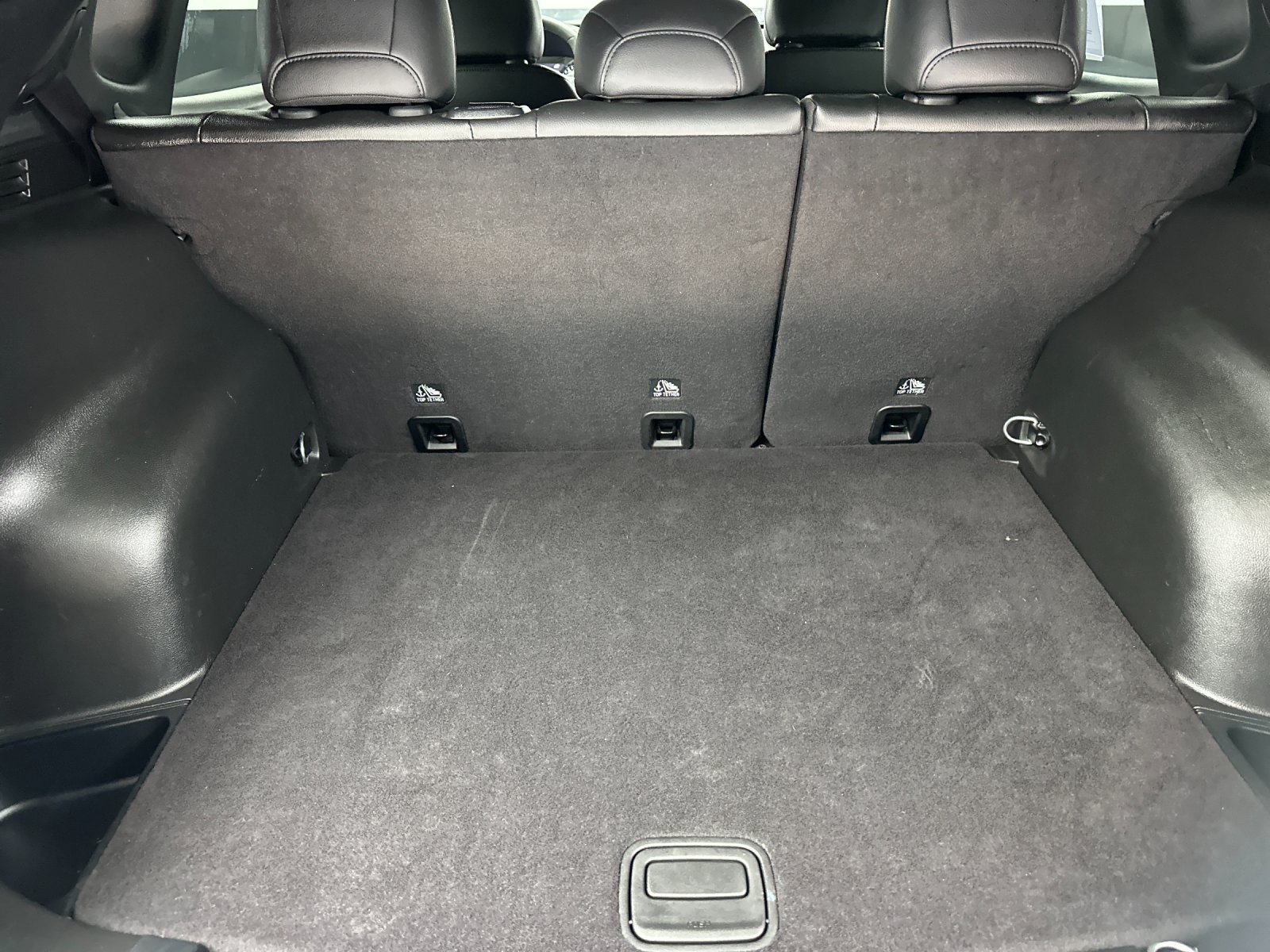 Used 2025 Silver Jeep Limited image 14