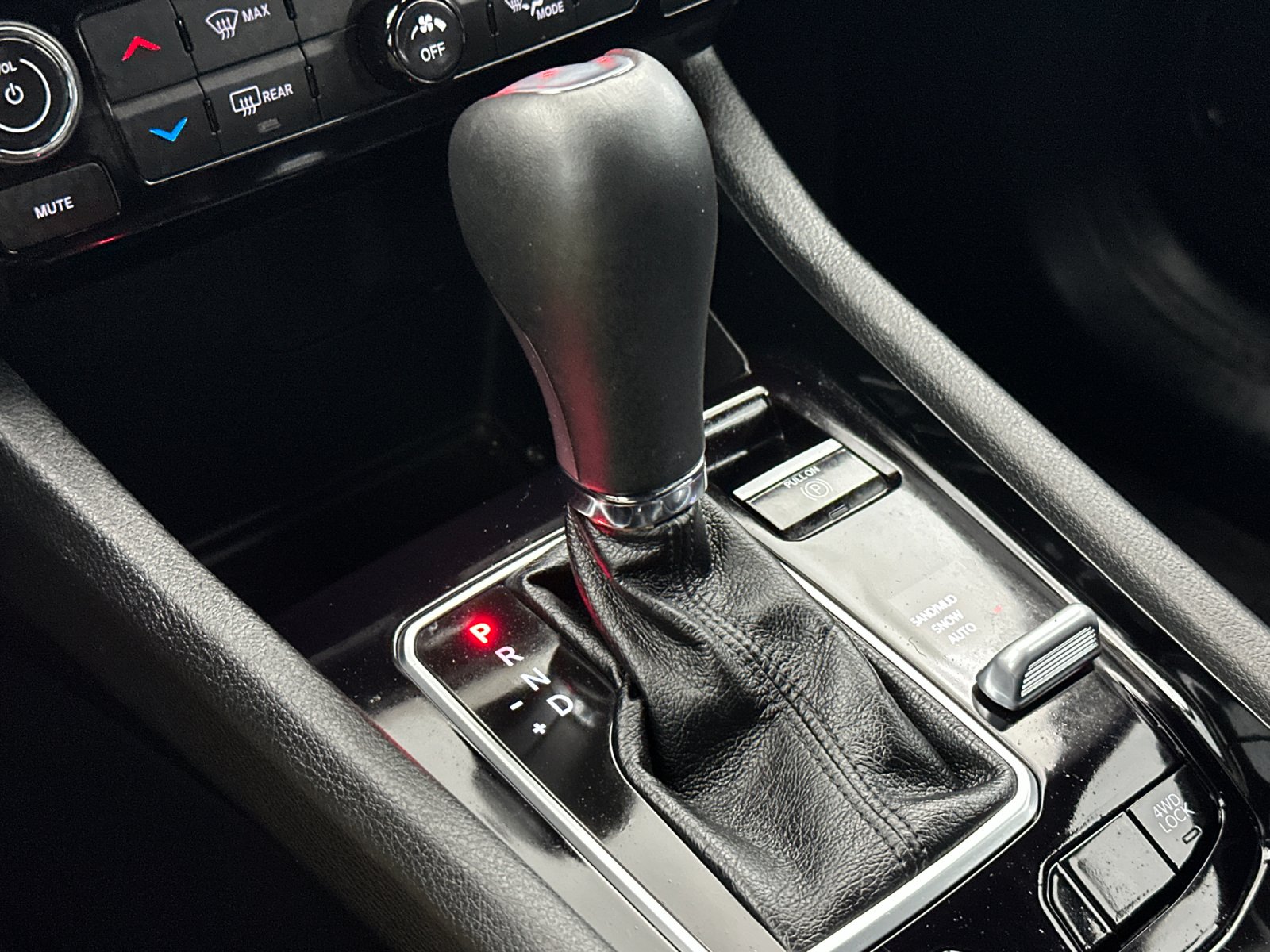 Used 2025 Silver Jeep Limited image 20