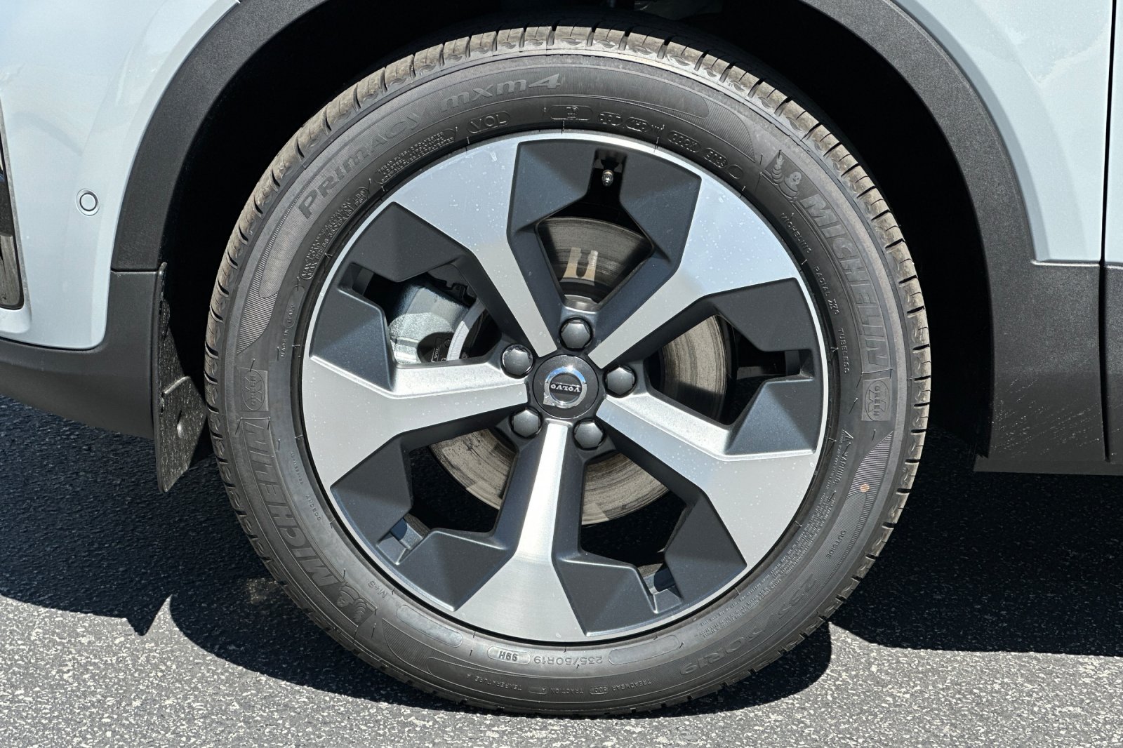New 2026 Vapour Grey Volvo Plus image 24