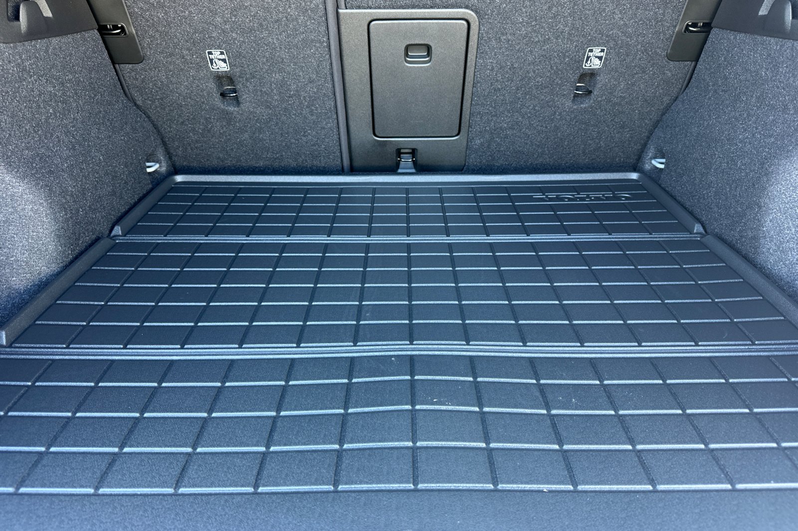 New 2026 Vapour Grey Volvo Plus image 13