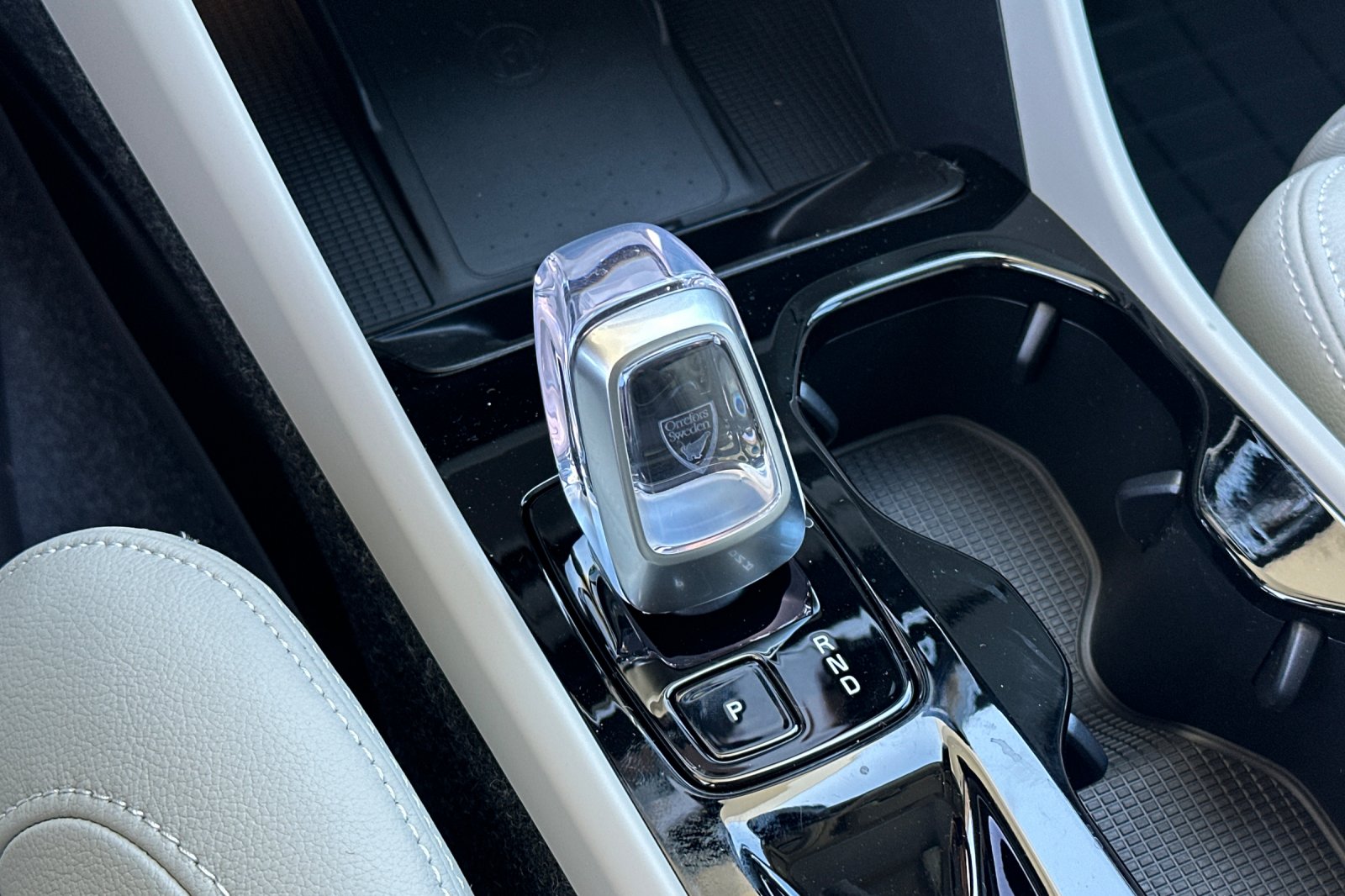 New 2026 Vapour Grey Volvo Plus image 20
