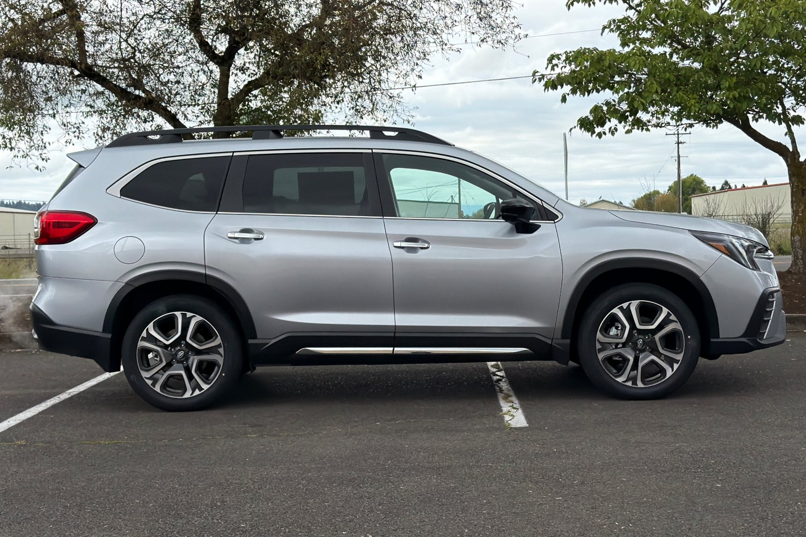 New 2026 ICE SILVER METALLIC Subaru Touring 7-Passenger image 3