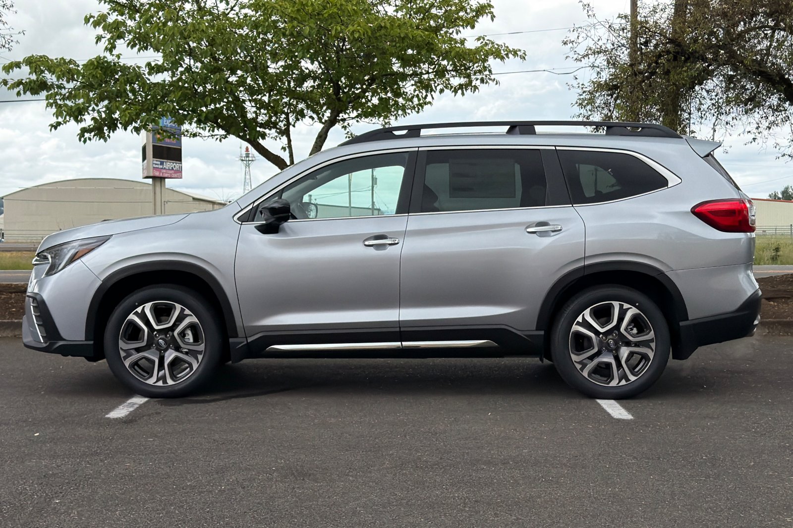 New 2026 ICE SILVER METALLIC Subaru Touring 7-Passenger image 7