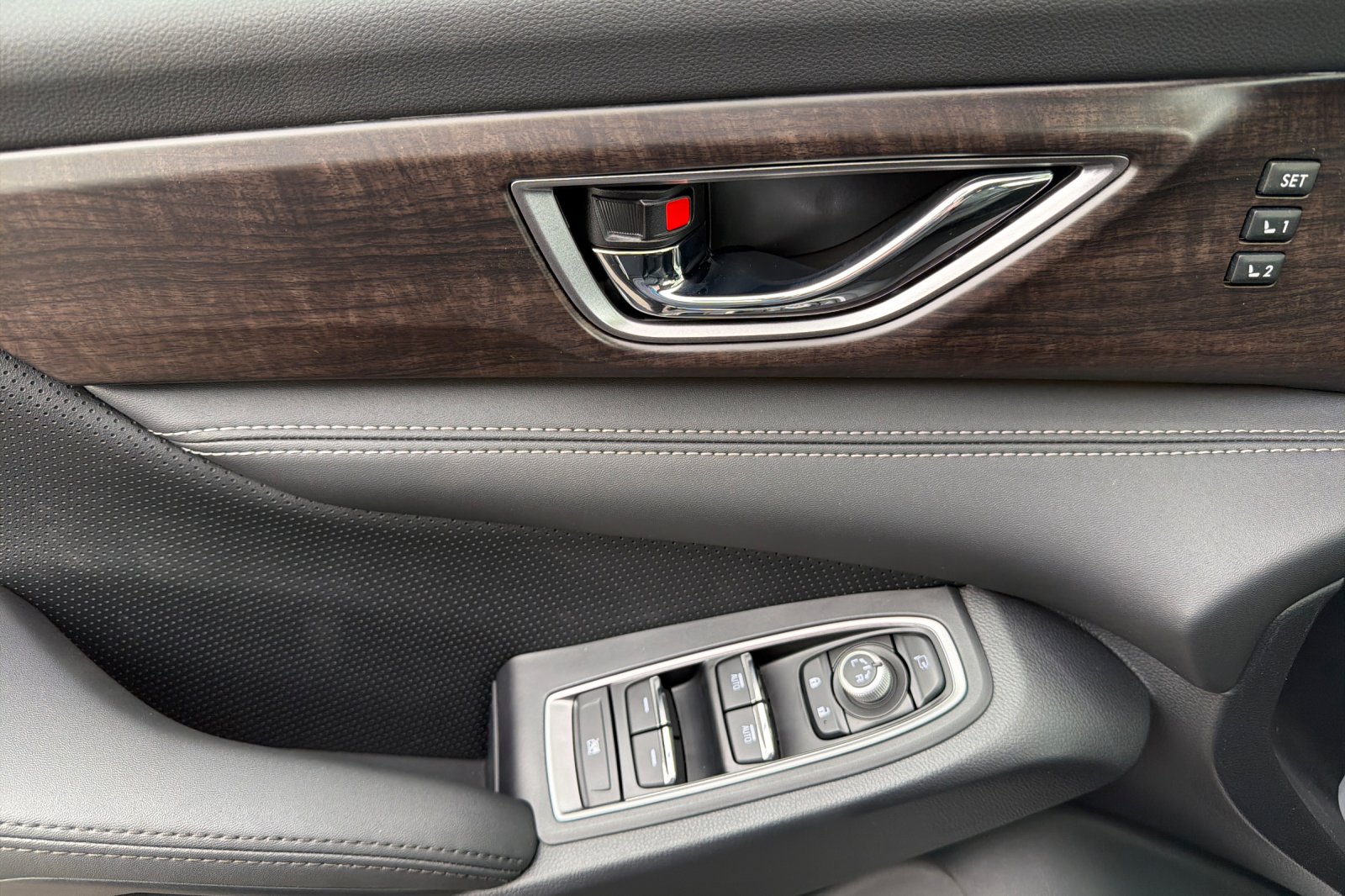 New 2026 ICE SILVER METALLIC Subaru Touring 7-Passenger image 11