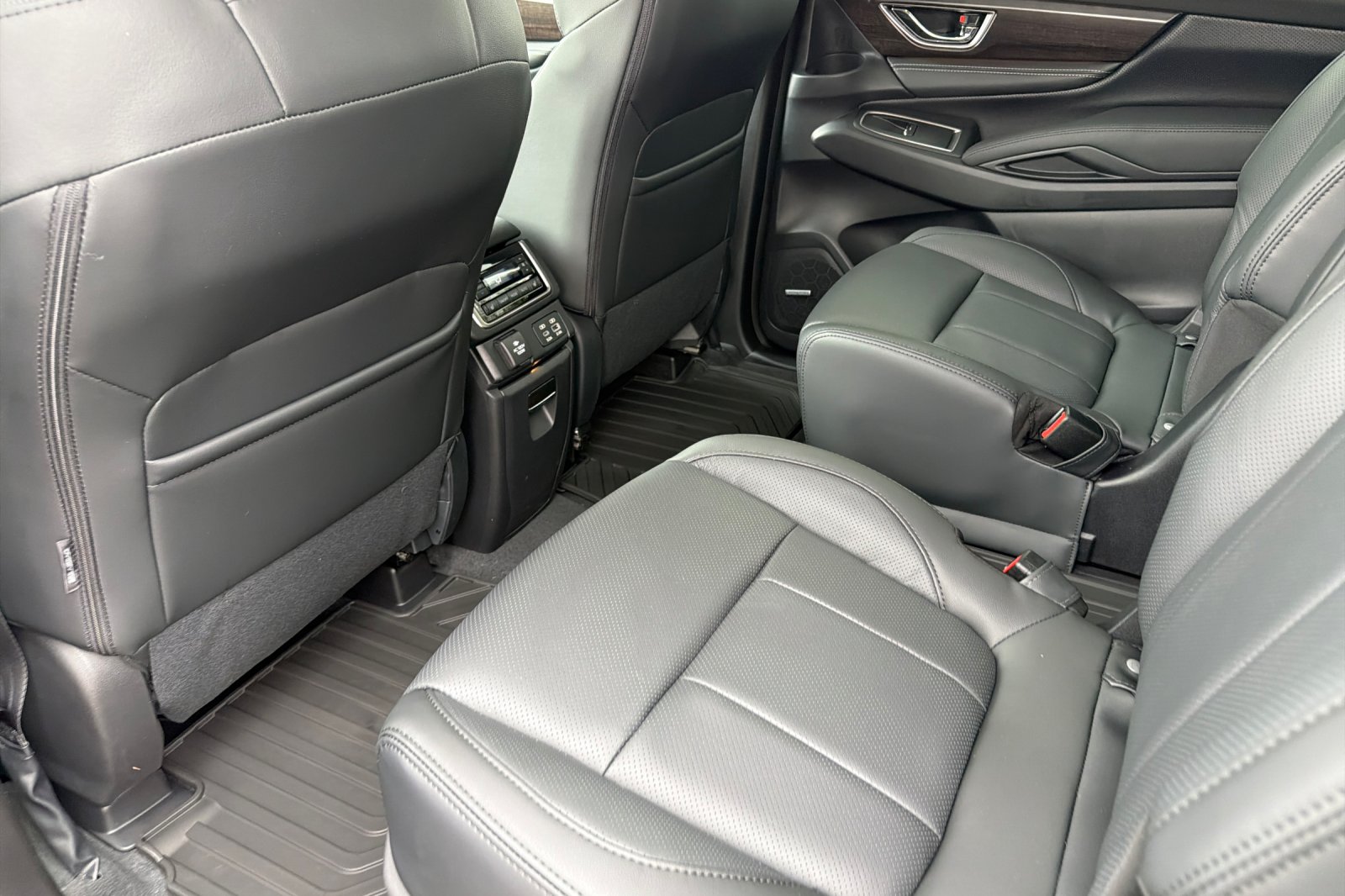 New 2026 ICE SILVER METALLIC Subaru Touring 7-Passenger image 12