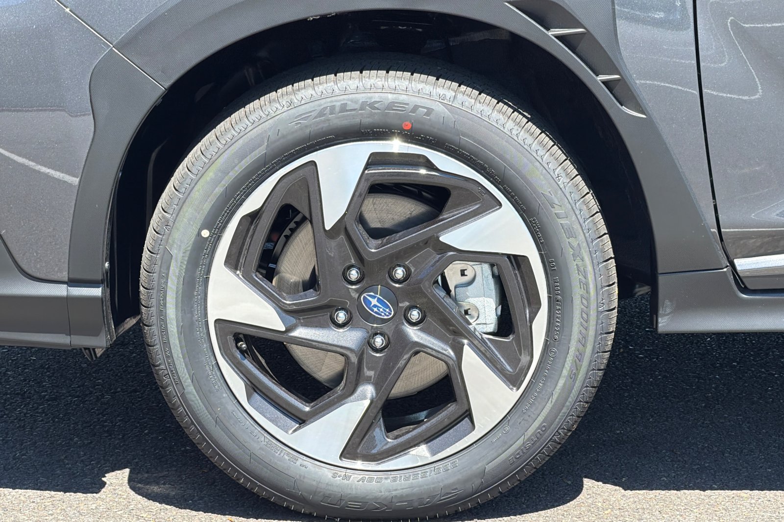 New 2026 MAGNETITE GRAY PEARL Subaru Limited image 24