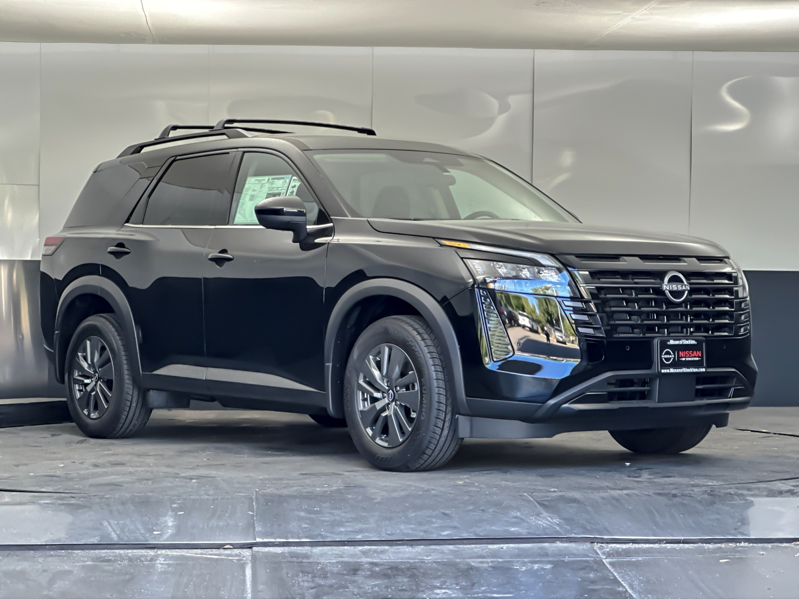 2026 Nissan Pathfinder SV 4WD's photo