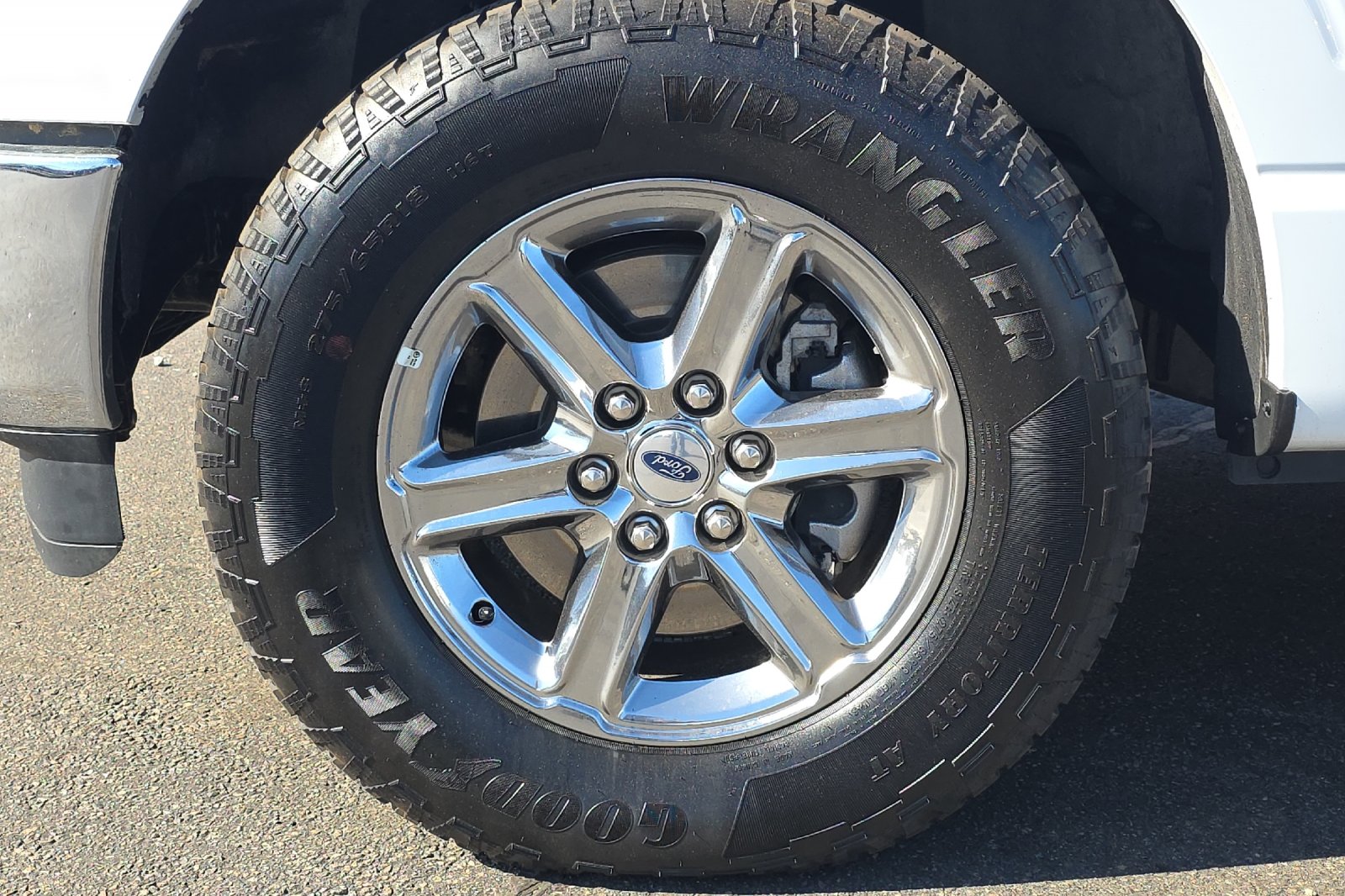 Used 2025 Oxford White Ford XLT image 24