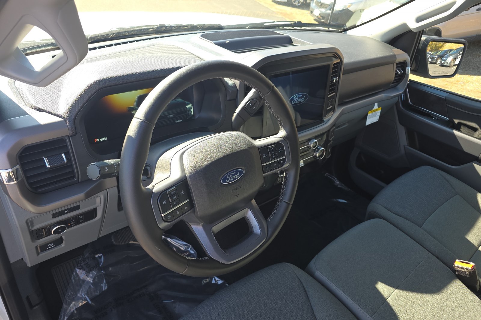 Used 2025 Oxford White Ford XLT image 9