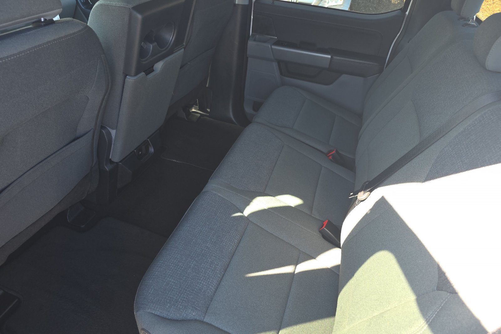 Used 2025 Oxford White Ford XLT image 12