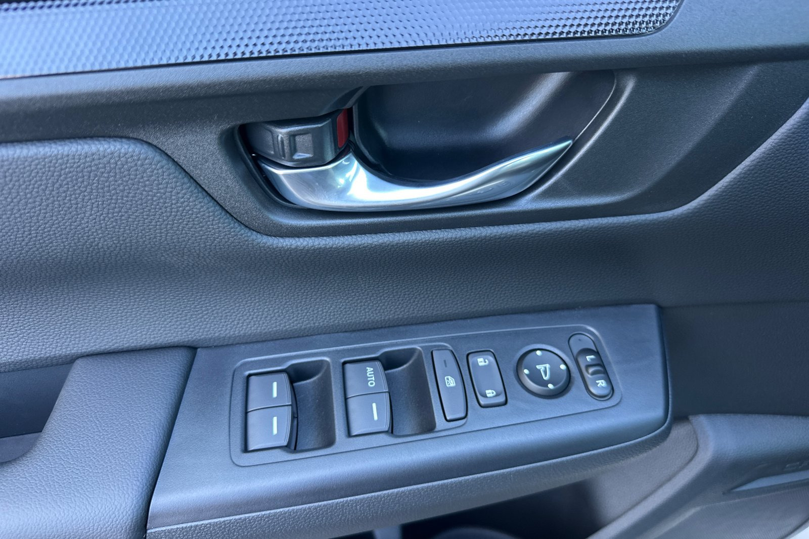 2026 Honda CR-V LX - Photo 10