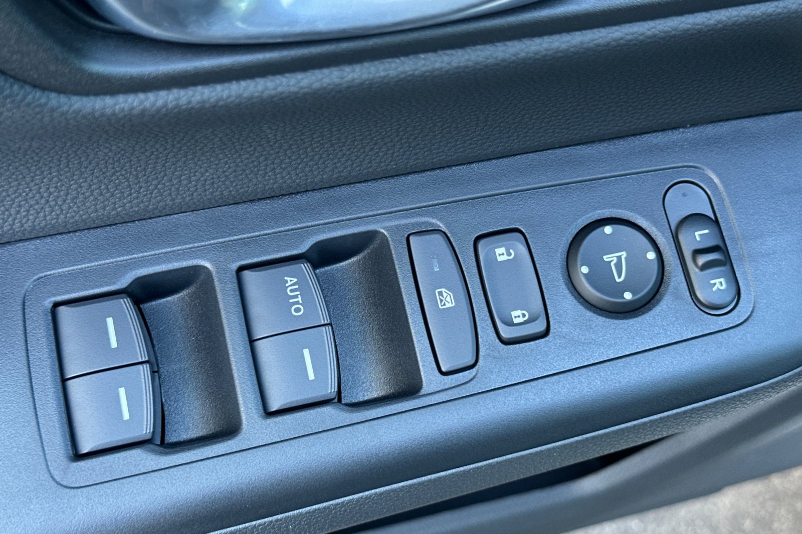 2026 Honda CR-V LX - Photo 11