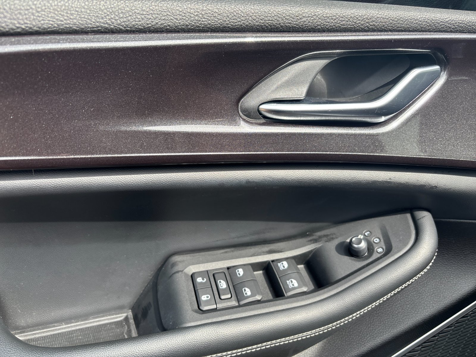 Used 2022 Silver Zynith Jeep Altitude image 12