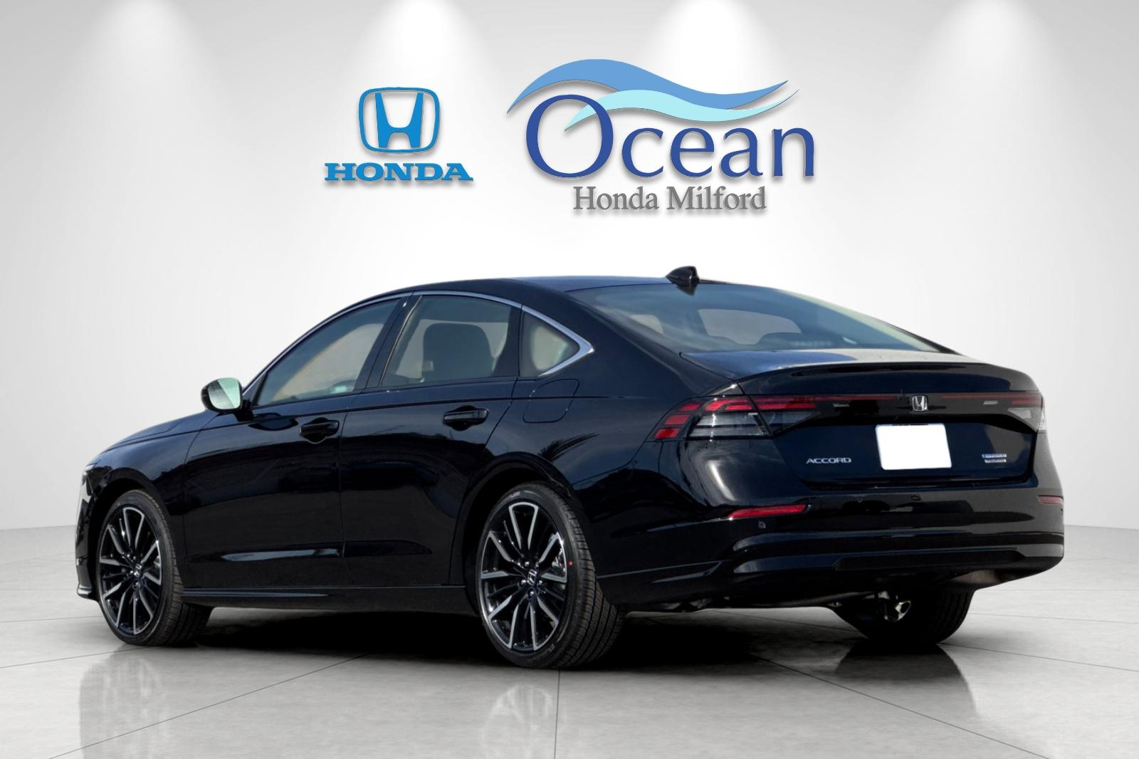 New 2026 Crystal Black Pearl Honda Touring Hybrid image 3