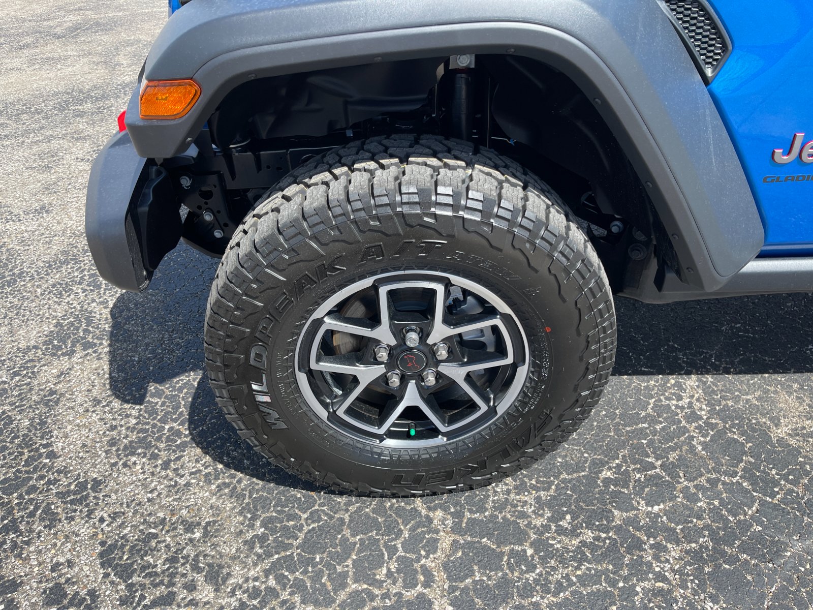 New 2026 Hydro Blue Pearlcoat Jeep Rubicon image 31