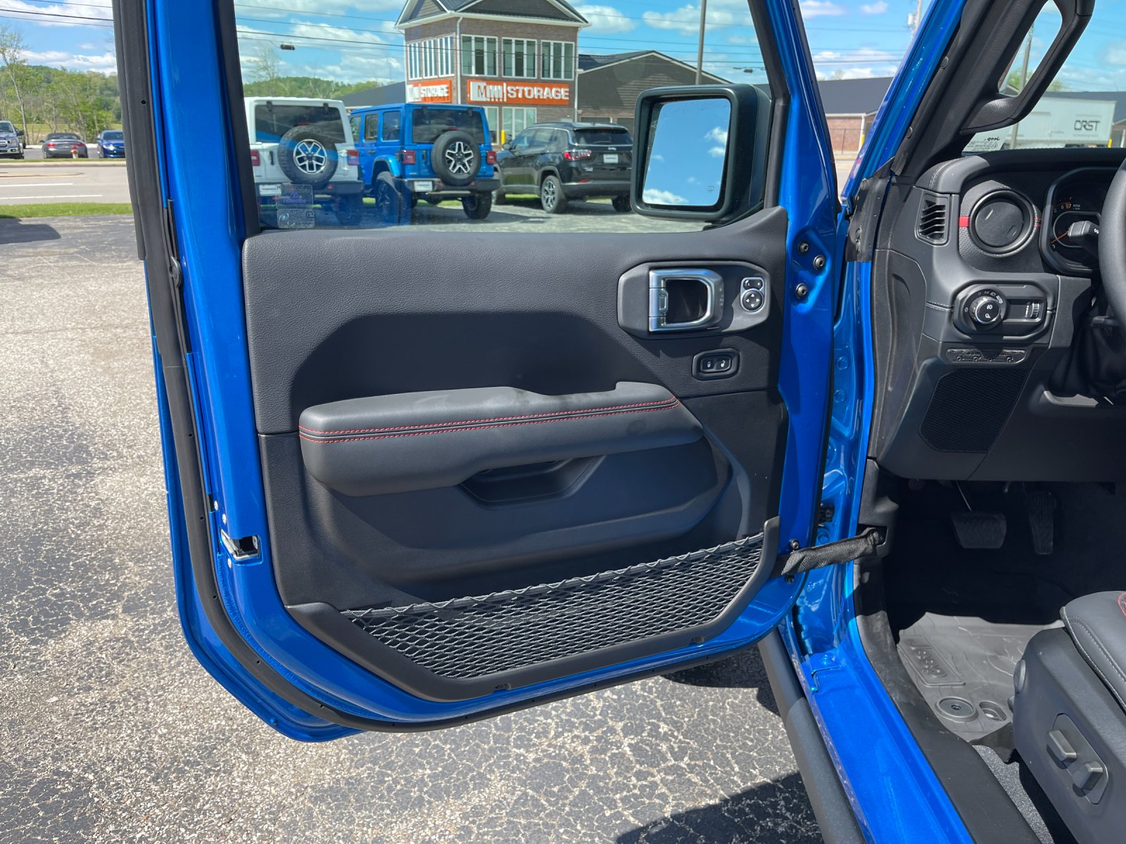 New 2026 Hydro Blue Pearlcoat Jeep Rubicon image 11
