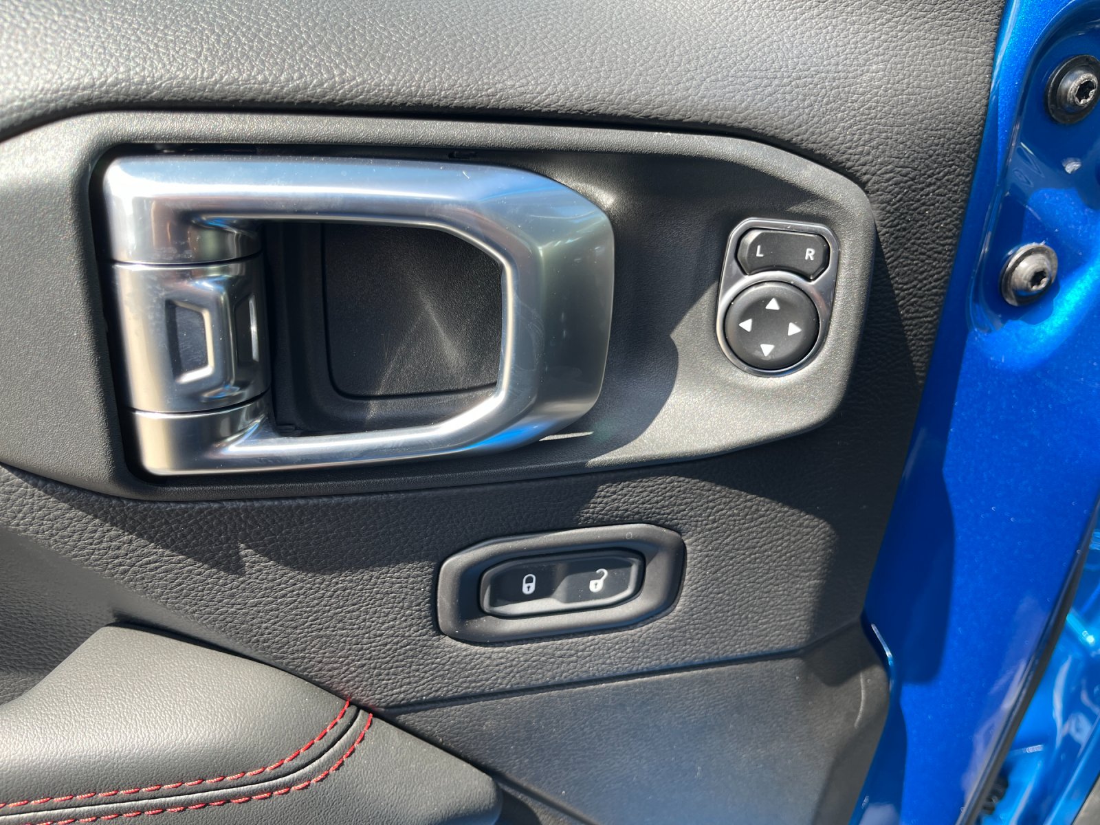 New 2026 Hydro Blue Pearlcoat Jeep Rubicon image 12