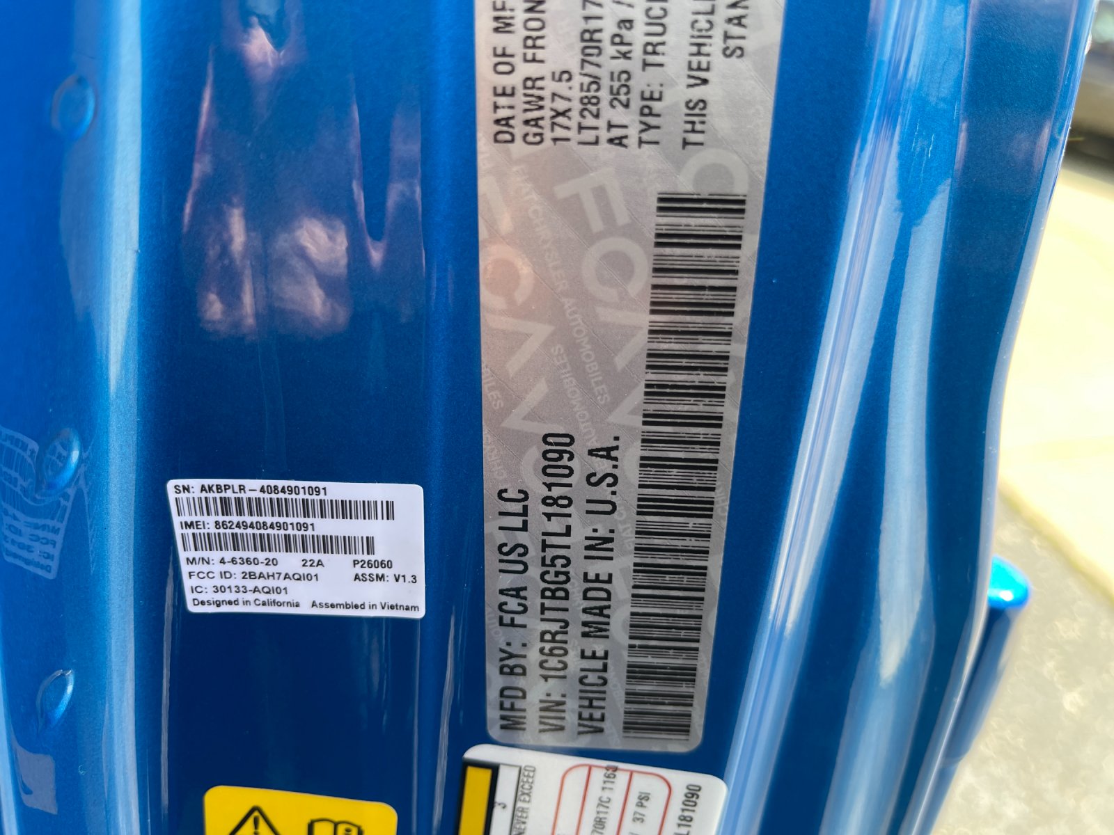 New 2026 Hydro Blue Pearlcoat Jeep Rubicon image 32