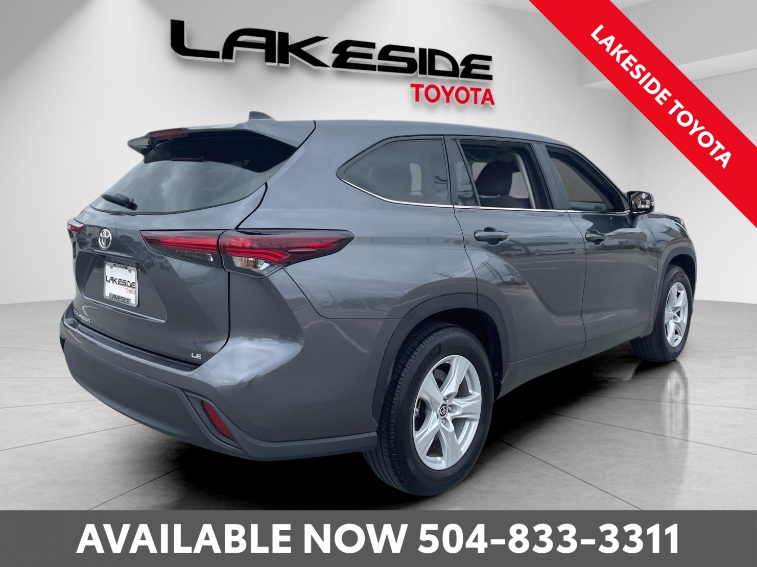 2025 Toyota Highlander LE - Photo 6