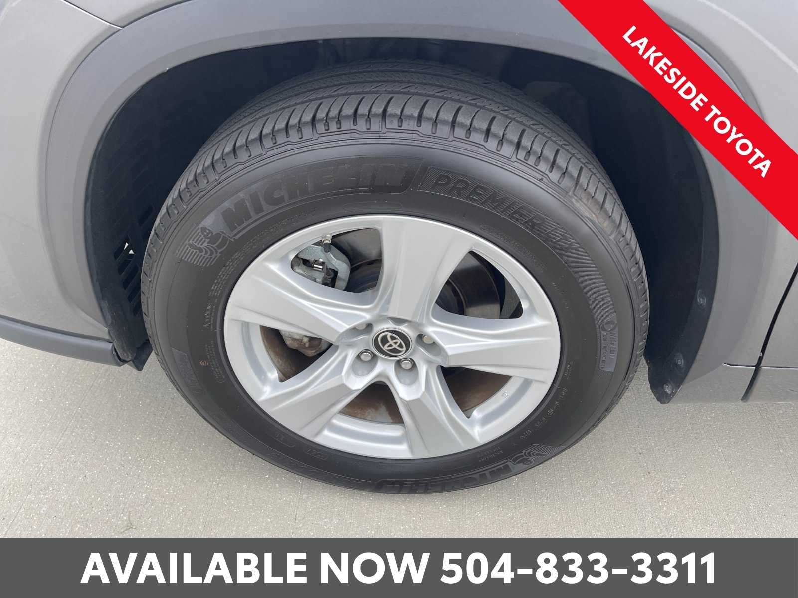 2025 Toyota Highlander LE - Photo 11