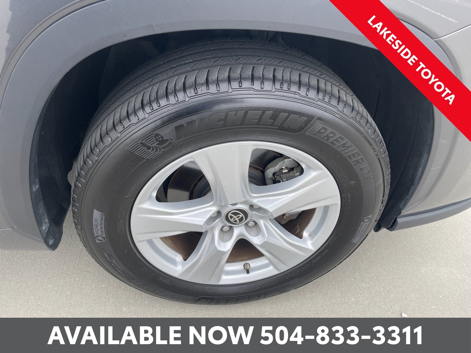 2025 Toyota Highlander LE - Photo 14