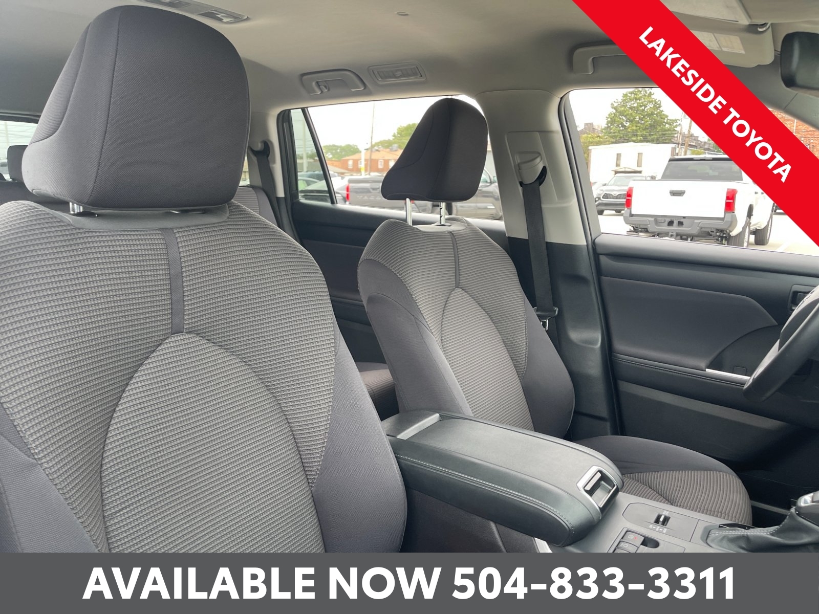 2025 Toyota Highlander LE - Photo 15